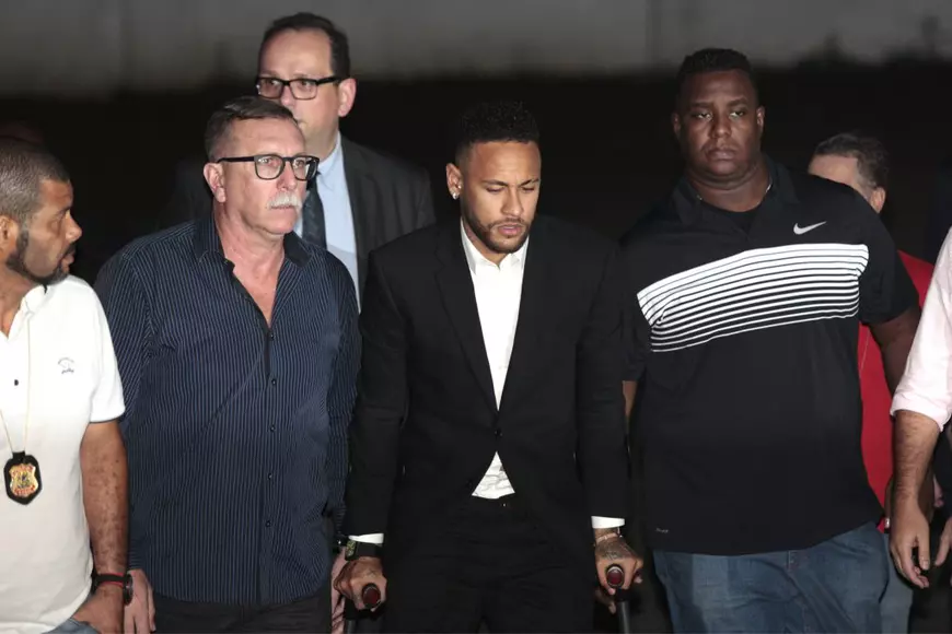 Fotbalistul brazilian Neymar, audiat cinci ore în procesul în care este acuzat de viol