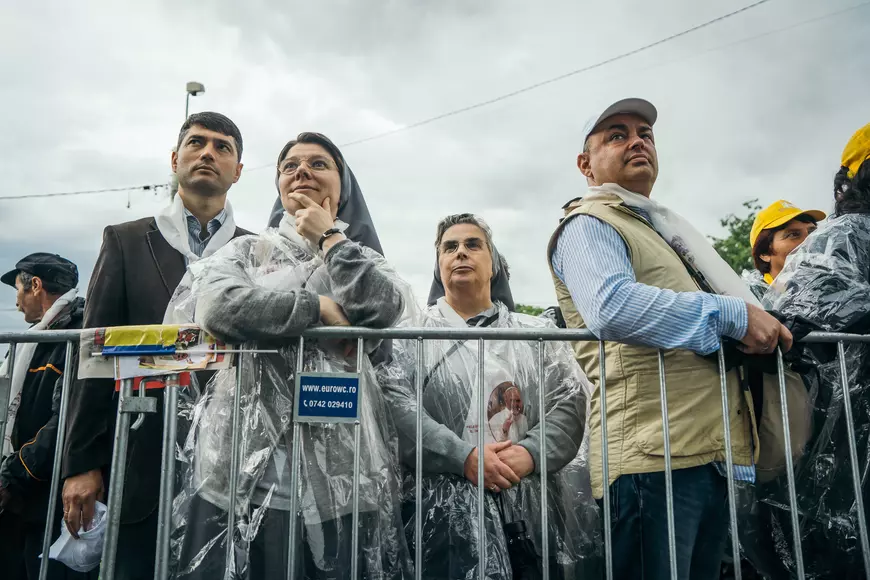 FOTOREPORTAJ DOCUMENTARIA / Iași, 150.000 de oameni și-o rugăciune într-un singur glas. „Papa se simte acasă între voi. Vă mulțumesc!”