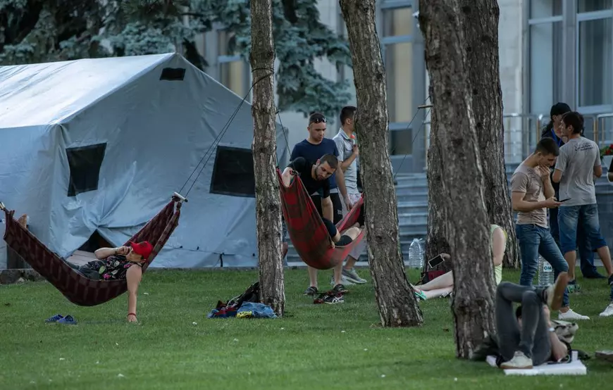 Cum am petrecut criza de la Chişinău.  Cinci zile în Republica Moldova în care am înţeles cum ar fi politicienii noştri fără UE