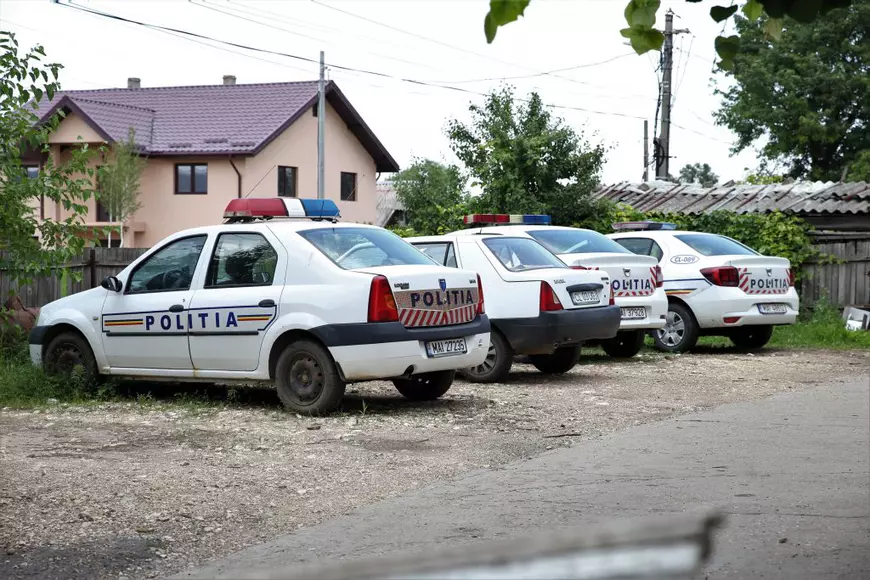 Poliția are mașini atât de vechi, că trebuiau casate de două ori! Poliţiştii încă pleacă în misiuni cu Dacii 1310, Solenza şi autospeciale ARO fabricate în anii ’90!