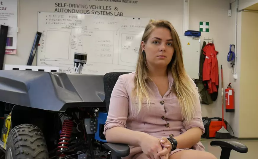 VIDEO | Microbuzul fără șofer și curierii-roboți, invențiile viitorului în Estonia de astăzi! Experiență SF în campusul Universității Tehnice. CORESPONDENȚĂ DIN TALLINN (3)