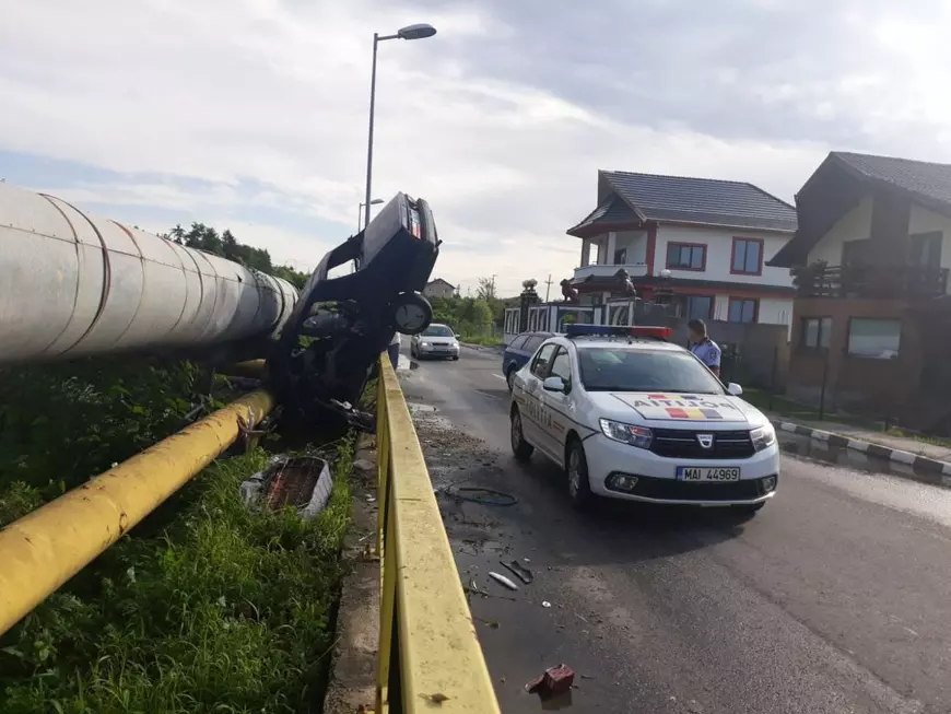 Un minor din Râmnicu Vâlcea a furat o mașină și a comis un accident în care a murit un prieten de-al lui