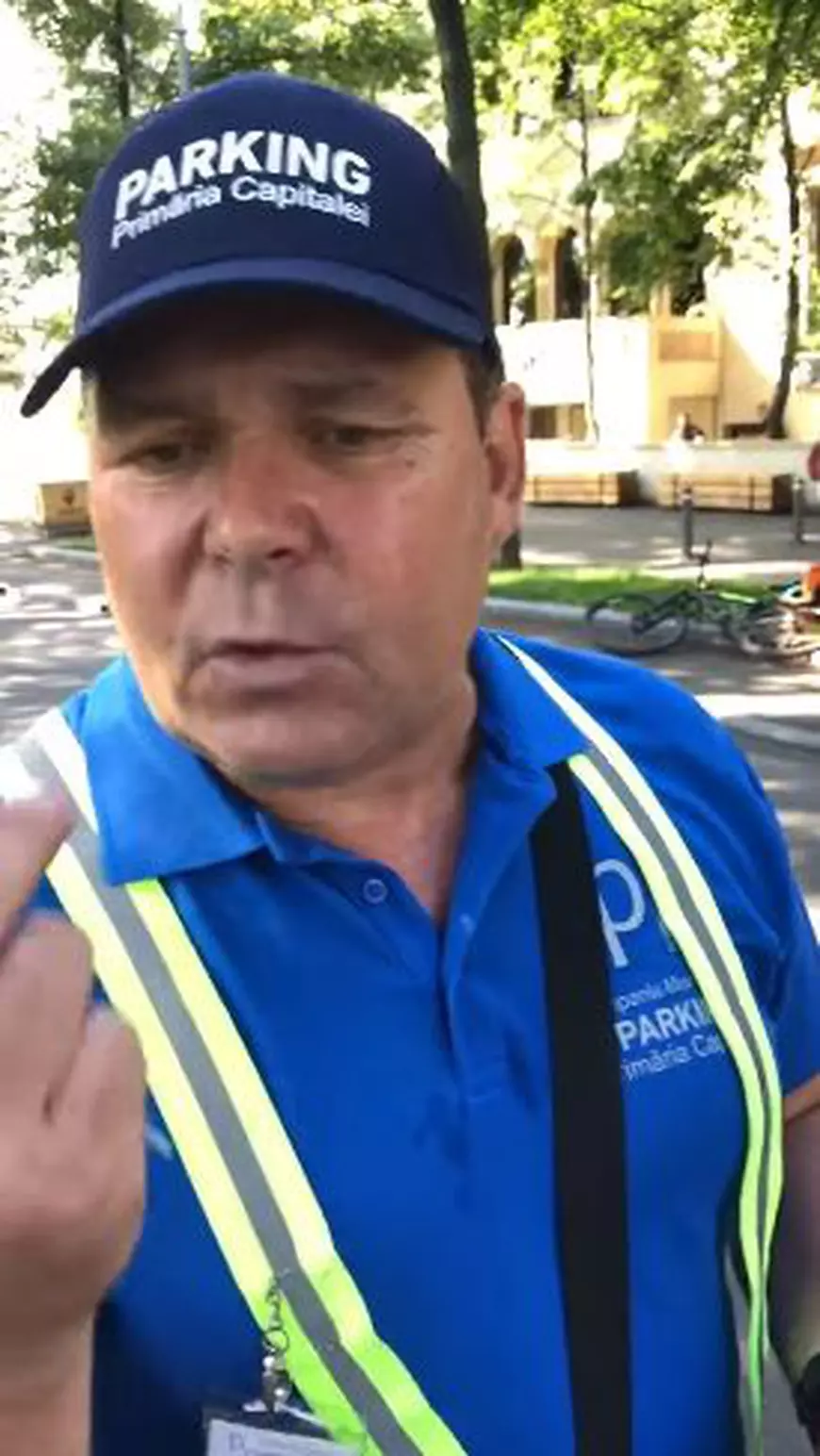 UPDATE / Cum își apară  Primăria Capitalei angajatul filmat în timp ce îl înjură pe Tudor Chirilă. "Nu a folosit injurii la adresa vreunei doame, așa cum i se reproșează în filmare"