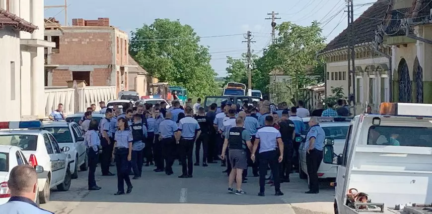 UPDATE / Noi urme de sânge găsite la 7 kilometri de locul unde a fost ucis polițistul Cristian Amariei. Criminalul este căutat și la această oră de sute de polițiști, jandarmi și luptători SIAS