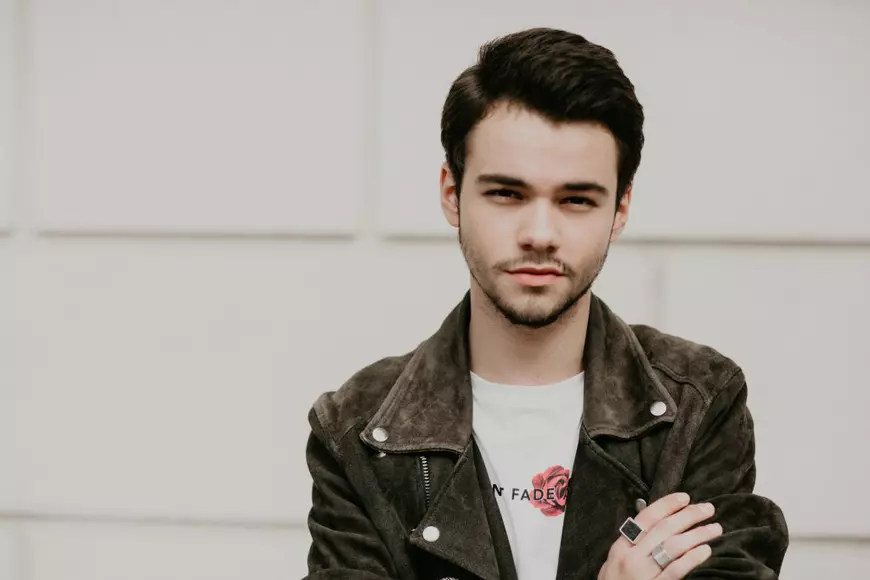 Actorii-frați Ștefan și Bogdan Iancu sunt rivali pe TV și marile ecrane