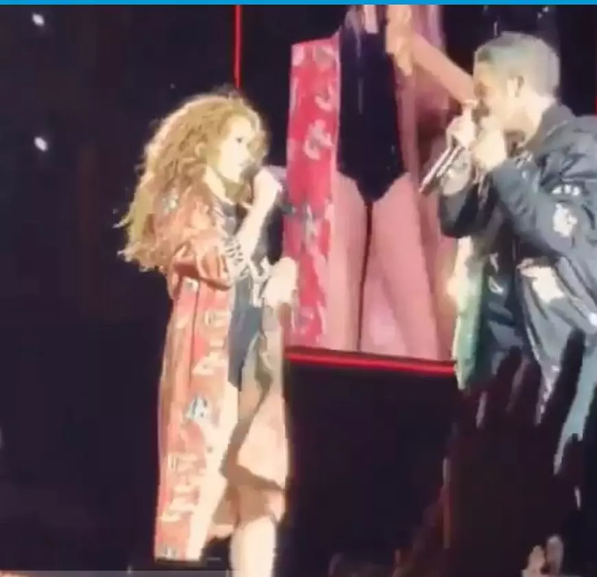 Ce burtică a afișat Shakira la cel mai recent concert al său! Toată lumea crede că e însărcinată | VIDEO