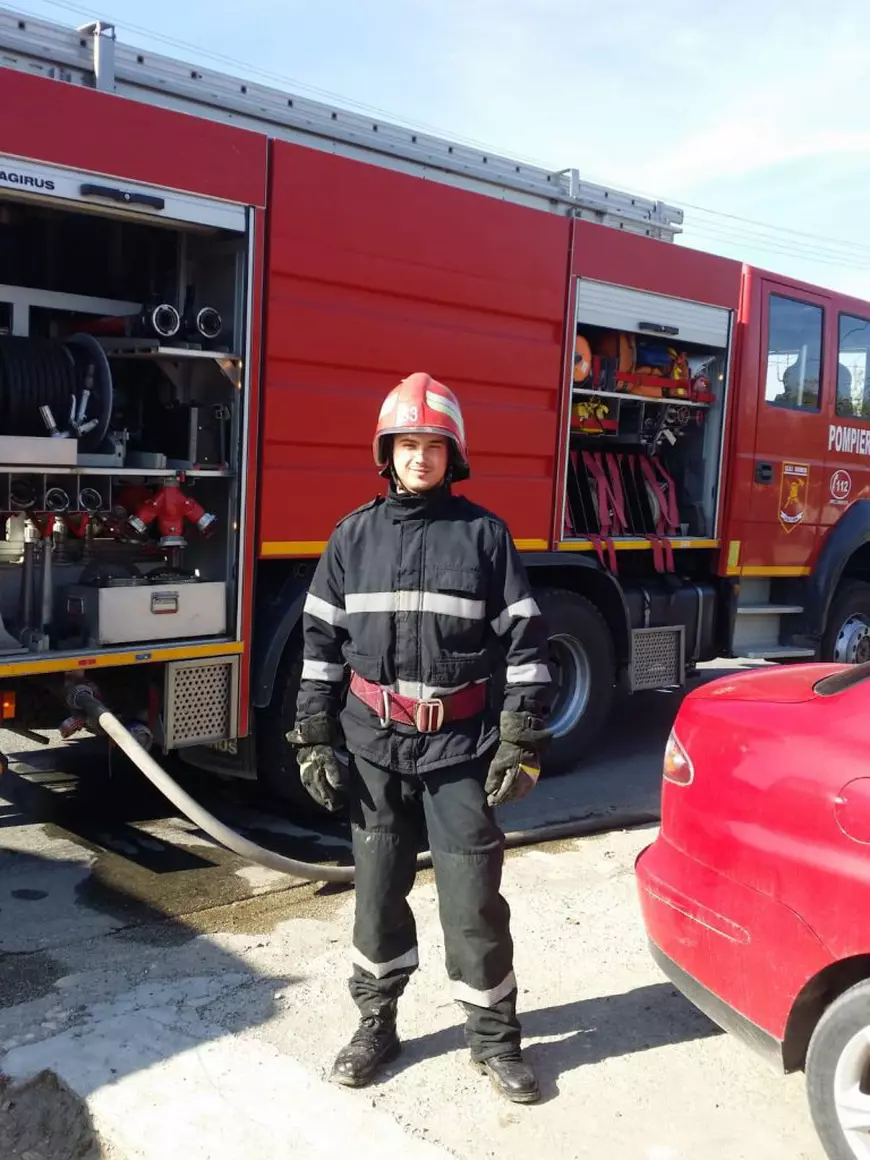 Fiul pompierului care a murit salvând doi muncitori va fi, în două luni, subofiţer ISU. Andrei Boitan și-a respectat  promisiunea făcută la 13 ani!
