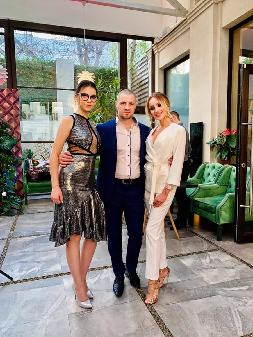 Cleopatra Stratan vrea să cucerească spațiul ex-sovietic, cu numele de scenă Angela! Fostul copil - minune cântă mai nou în rusă