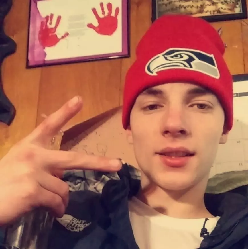 VIDEO | Un bărbat a suferit arsuri de gradul trei pe tot corpul după ce a intrat în flăcări pentru a-și salva cei trei nepoței