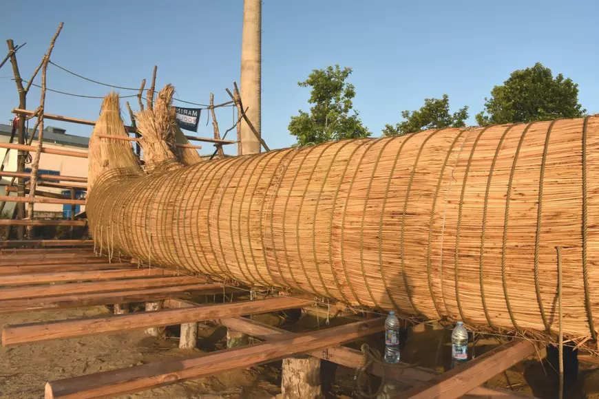 Un grup de exploratori construiesc o ambarcațiune din trestie și vor să navigheze cu ea până în Egipt. Ce vor să demonstreze prin expediția lor / FOTO&VIDEO