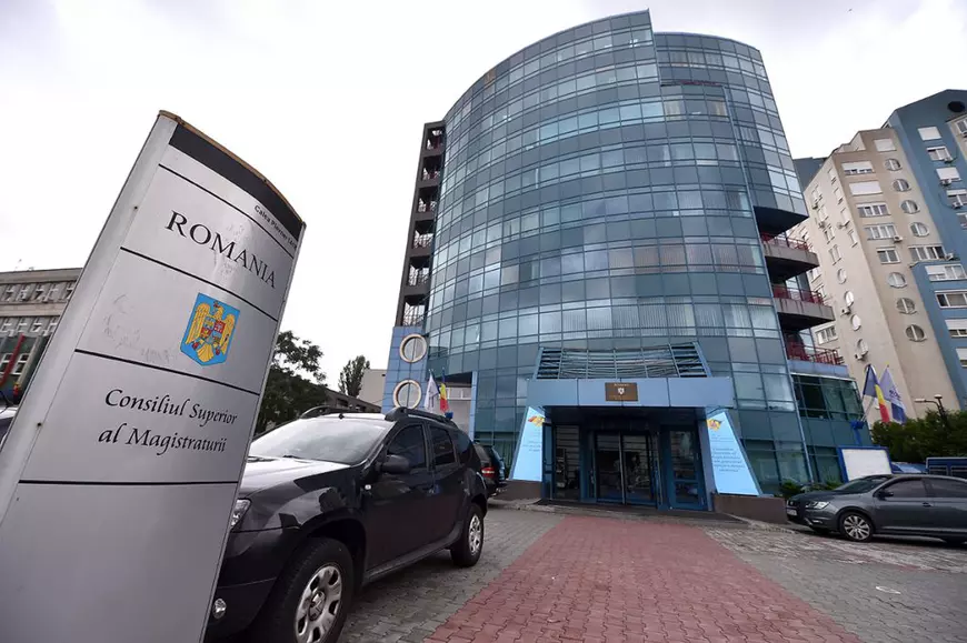 6 superlecturi de weekend. De grădinițele din curțile oamenilor la spitalul din Elveţia în care inovaţia medicală se întâmplă azi