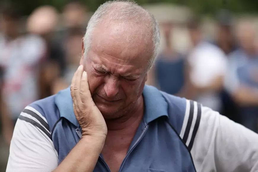 Corespondență din Caracal. Familia Luizei Melencu, îndepărtată cu jandarmii din mulțime. Era așteptat suspectul crimelor la confruntare