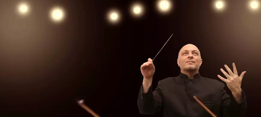 Marius Dragomir a devenit «solist și compozitor paranormal». «Muzica ne face parte din viața cosmică»