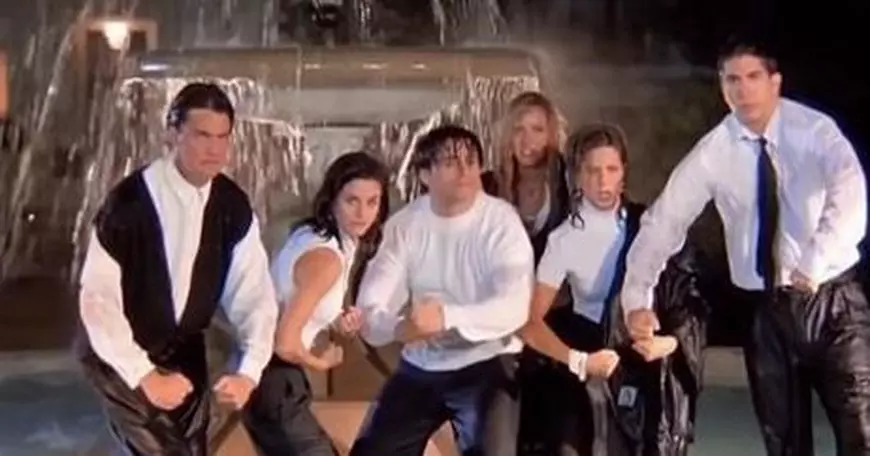 Expoziție dedicată serialului "Friends" cu ocazia a 25 de ani de la premieră