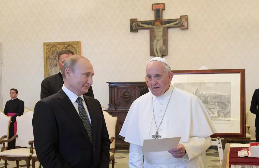 FOTO | Papa Francisc, întâlnire cu Vladimir Putin la Vatican. Președintele rus s-a lăsat așteptat