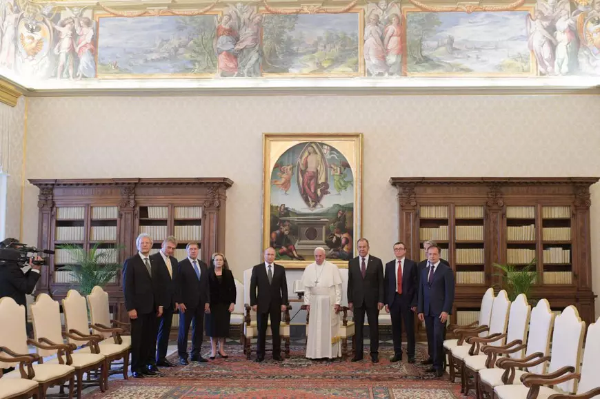 FOTO | Papa Francisc, întâlnire cu Vladimir Putin la Vatican. Președintele rus s-a lăsat așteptat