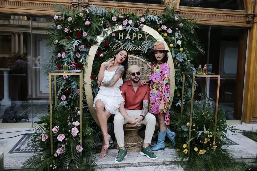 Speak și-a schimbat look-ul, provocat de amicul Flick. «Zici că sunt pui de la gară»