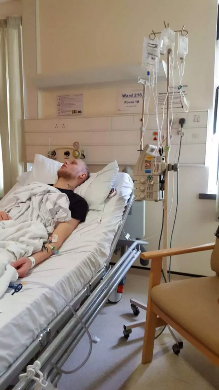 Un bărbat s-a trezit din comă după trei luni și a aflat că va fi tată