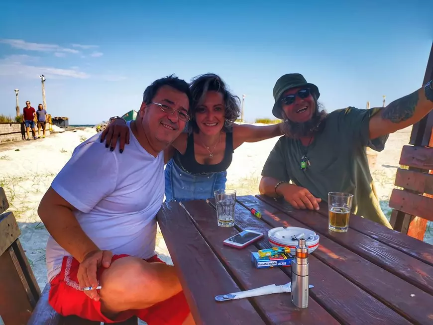 Florin Chilian, ultimul boem de pe Litoral: caută plaje semisălbatice și stă la cort. "Acolo găsesc liniștea de care am nevoie"