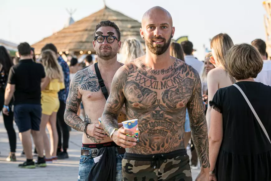 GALERIE FOTO/ Animalele de pe gât! Trendul în materie de tatuaje la Neversea 2019