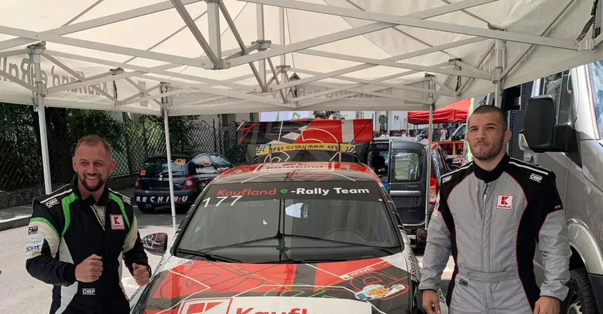 Cel mai bun luptător român de MMA, Ion Pascu, băgat ”în corzi” de un pilot