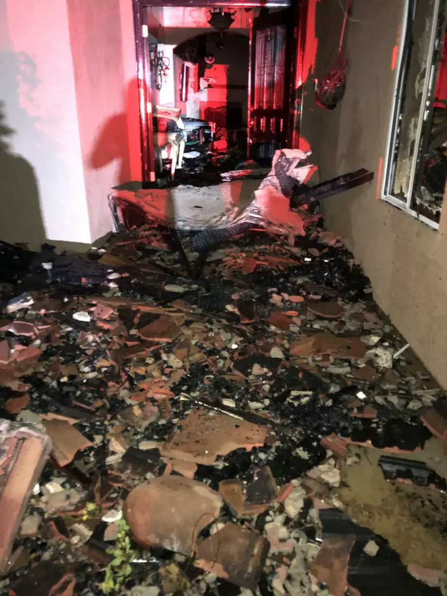 FOTO | Gestul emoționant al unei fetițe pentru vecinii ei care și-au pierdut casa într-un incendiu