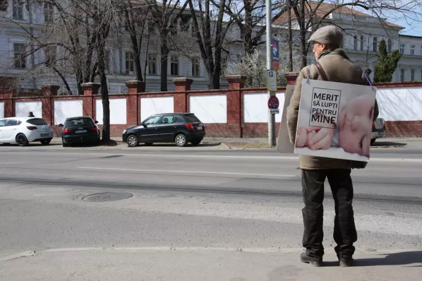 Vă recomandăm 7 super-lecturi de weekend. De la locuri de joacă 54 de milioane de euro în sectorul 5, la zbuciumul unei familii ai cărei copii au crescut între Spania si România