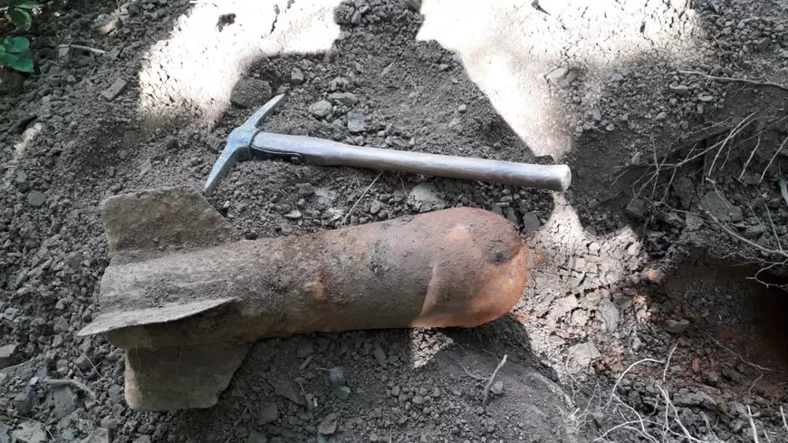 Două bombe de 50 kilograme fiecare, în stare perfectă de funcționare, descoperite la Bacău