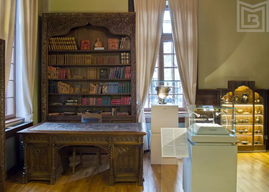 POVEȘTI DIN BUCUREȘTI / Muzeul Severeanu, locul unde mâna mumiei se întâlnește cu bustul împăratului Traian