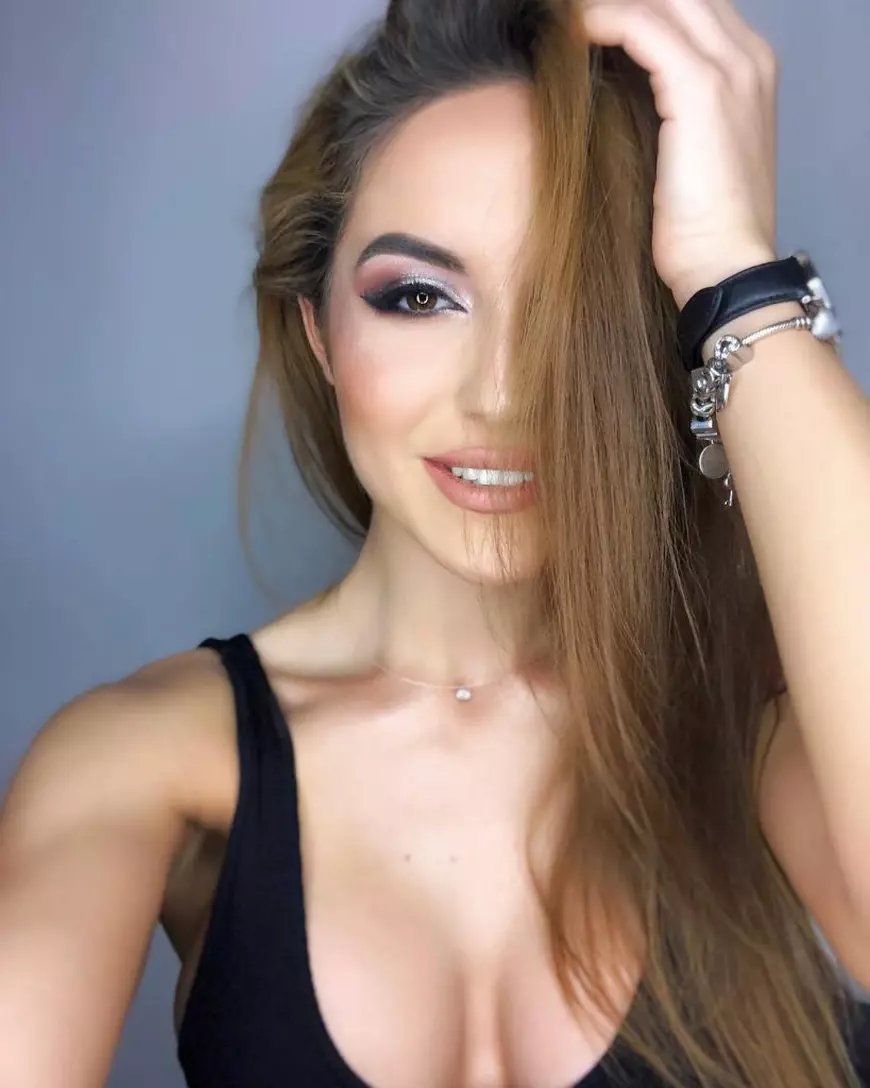 Roberta e cea mai sexy antrenoare de fitness din București: "Sportul e un virus infiltrat adânc în ADN-ul meu!"