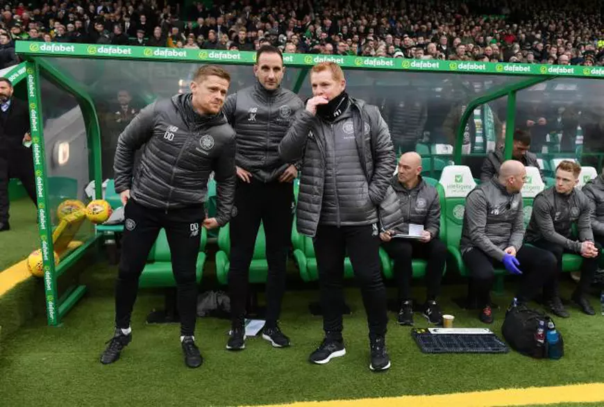 Antrenorul secund al lui Celtic e John Kennedy, fotbalistul scoțian căruia Ionel Ganea i-a rupt piciorul în 2004 și i-a distrus cariera. Kennedy vine în România, pentru meciul cu CFR Cluj, din turul III al Ligii Campionilor. ”Nu-i port pică!”