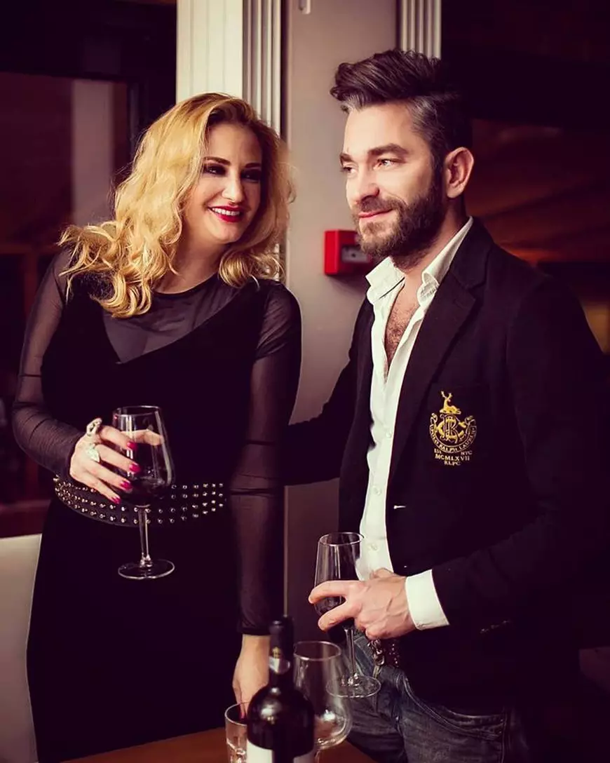 Cântăreața Julia Jianu n-a renunțat la visul de a deveni mamă. Speră ca noul iubit s-o ajute să-și mărească familia