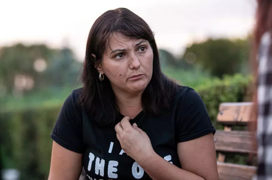 Un bărbat internat la Săpoca a fost găsit spânzurat în curtea spitalului, anul trecut. Familia acuză spitalul: „Ore în șir nu au văzut că lipsea, nu l-a căutat nimeni”