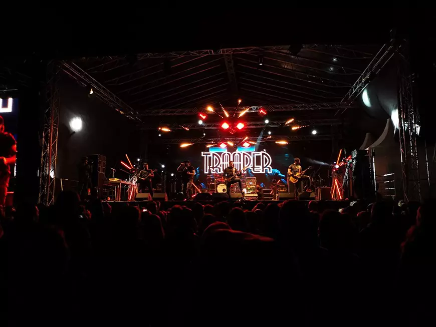 Rockerii au îmbrățișat copacii, militând pentru natură, la Folk Rock Fest Piatra Craiului