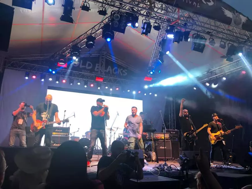 Ziua, «primărește», la concerte, ”rockerește” Andrei e vice-primar la Chitila și vocal la Iedera