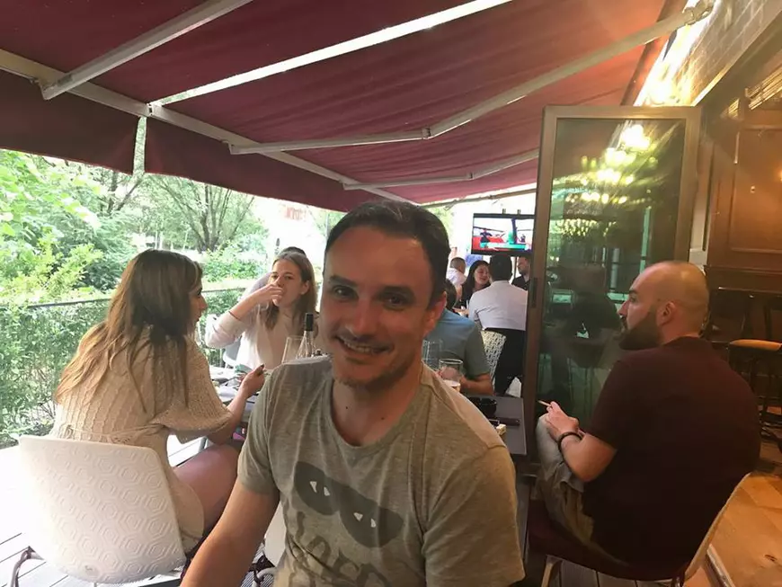 Angel Popescu, ”nea Traian” din Atletico Textila, a fost rocker în adolescență