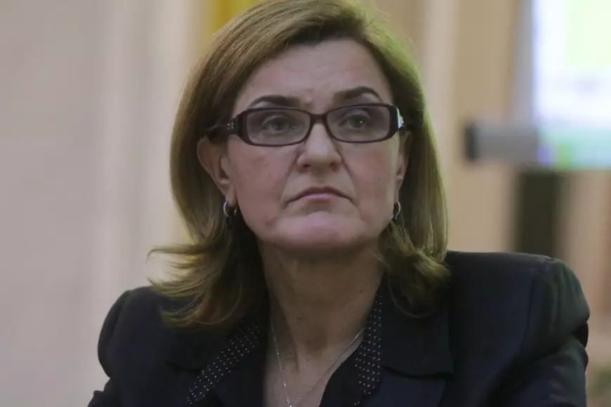 CS Dinamo percepe o taxă de 2 lei pe oră, dacă vrei să alergi pe pista unui stadion care stă să se prăbușească!