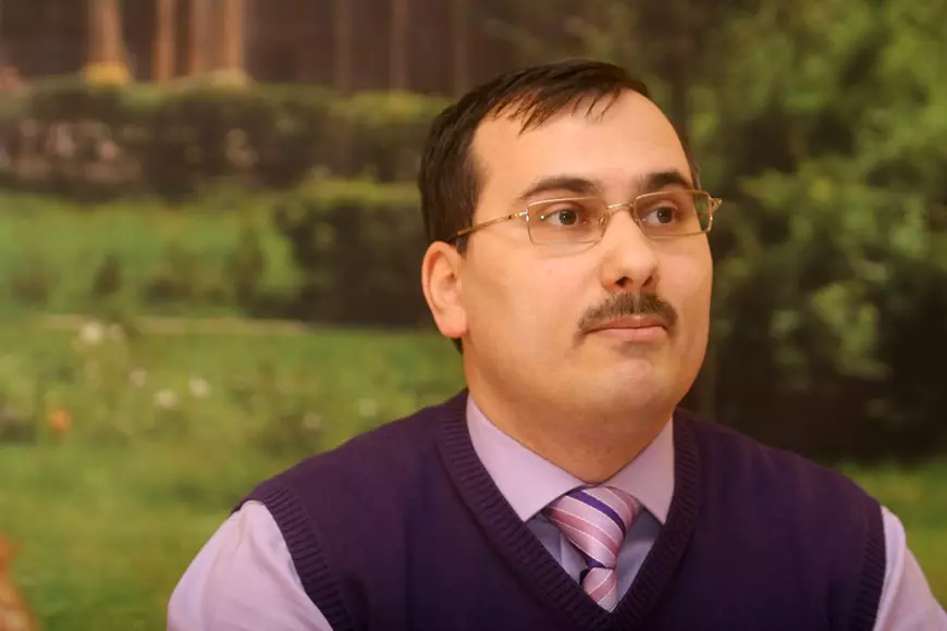 Ambasadorul Rusiei în România, Valeri Kuzmin, numește incidentul de la misiunea diplomatică un „atentat terorist de facto”,  dar lasă loc și de alte interpretări