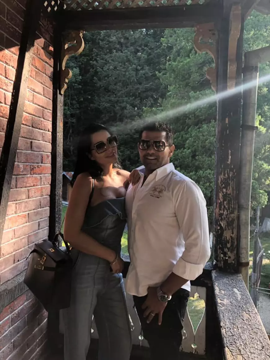 Brigitte și Florin Pastramă au ajuns  în locul în care a început idila lor. Cum s-au filmat cei doi în pat