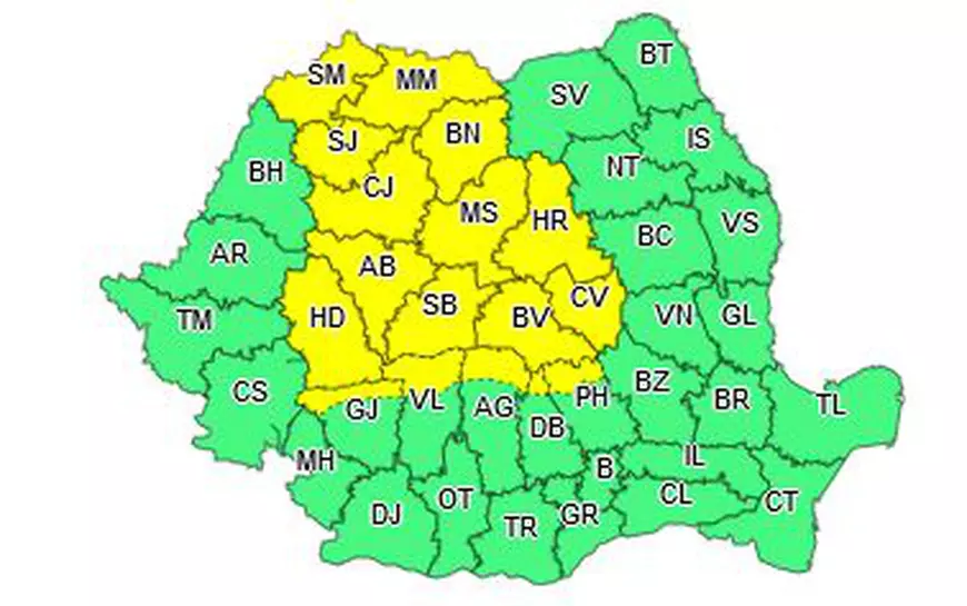 Cod galben de furtună în mai multe județe din Ardeal, până marți dimineață