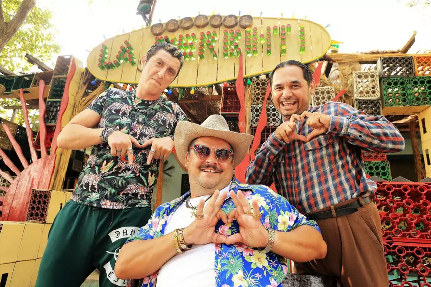 Cea mai stranie alăturare. Actorii din „Las Fierbinți” și Gașca Zurli pleacă împreună la Londra să susțină spectacole pentru diaspora