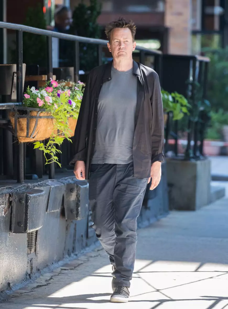 Cum a ajuns să trăiască Matthew Perry, interpretul lui Chandler din serialul "Prietenii tăi"
