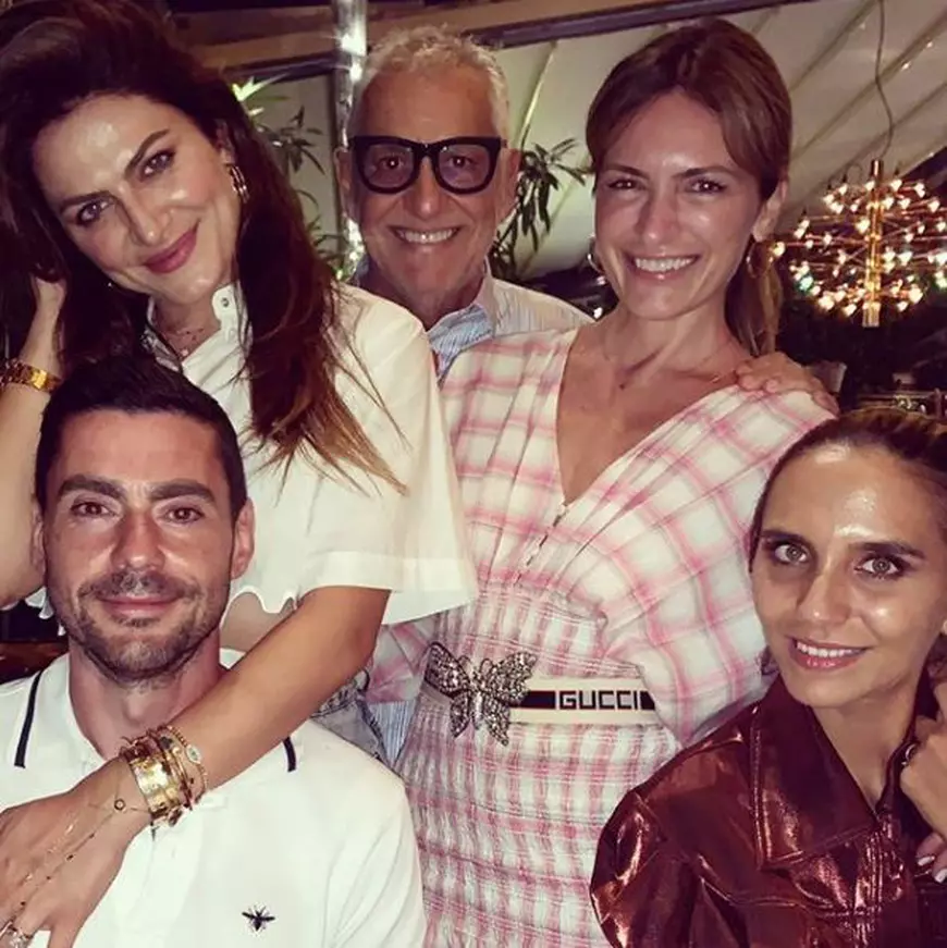 Alexandra Nechita vrea să-și învețe fetița cu locurile și tradițiile românești. “Micuța Picasso” a venit acasă, în vacanță!