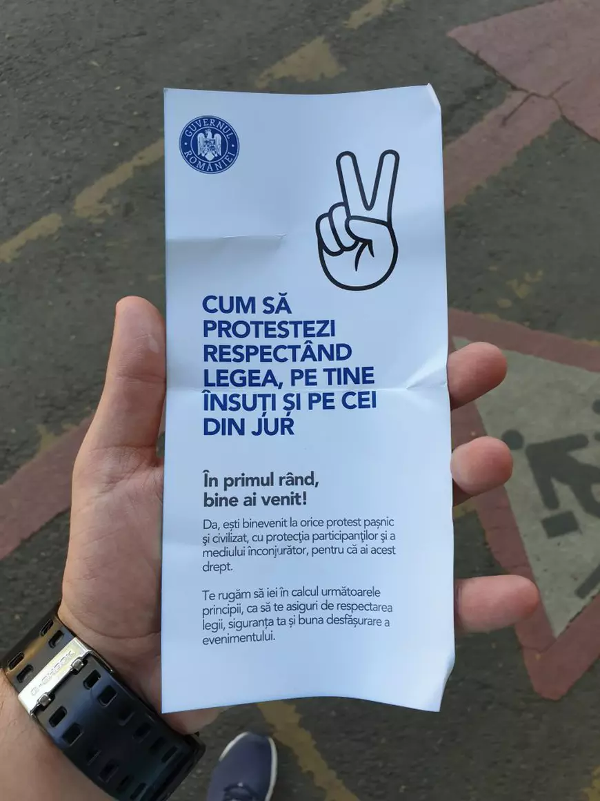 Protest în Piața Victoriei, 10 august 2019. Peste 20.000 de oameni au manifestat în fața Guvernului. Protestatarii au scandat numele Alexandrei la final