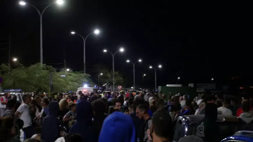 Români blocați de mai multe zile pe insula elenă Samothraki, cuprinsă de incendii de vegetație | VIDEO