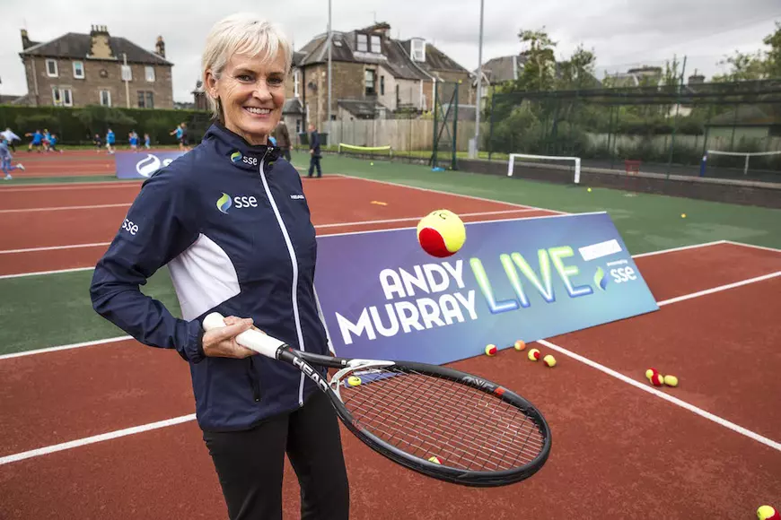 „O iubesc pe Halep! Nu a schimbat-o celebritatea. Știu sacrificiile familiei, parcă mă văd pe mine și pe băieți”. Interviu cu Judy, fostă jucătoare și antrenoare de tenis, mama fraților Andy și Jamie Murray