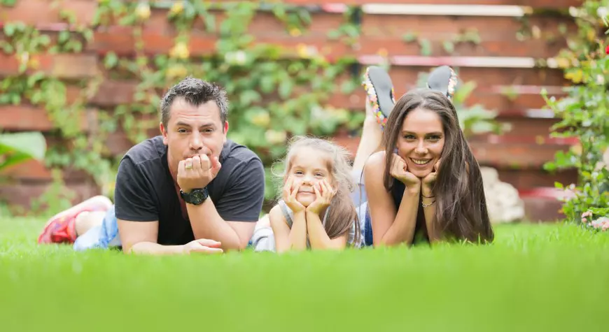 Răzvan și Irina Fodor muncesc de trei ani la amenajarea casei în care s-au mutat. „Mai avem cotloane prin mansardă”