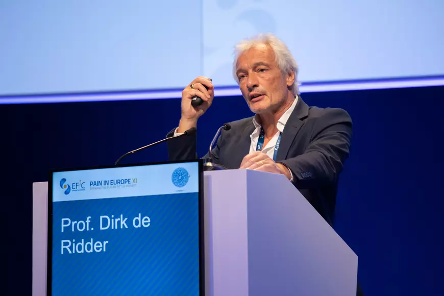 Inteligența artificială, tratamentul viitorului pentru afecțiuni ca durerea cronică, alcoolismul sau boala Parkinson