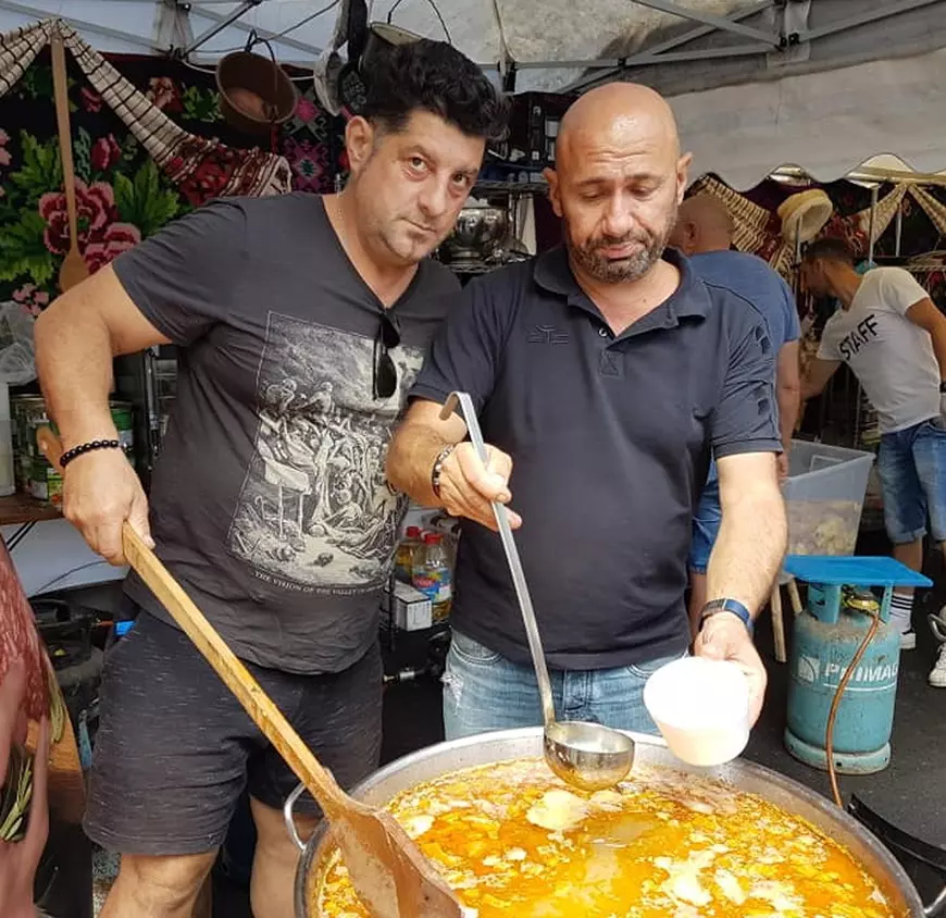 Tavi Colen e gospodina perfectă! Vara și-a îngrijit grădina, acum face bulion, zacuscă și dulceață din propriile legume și fructe