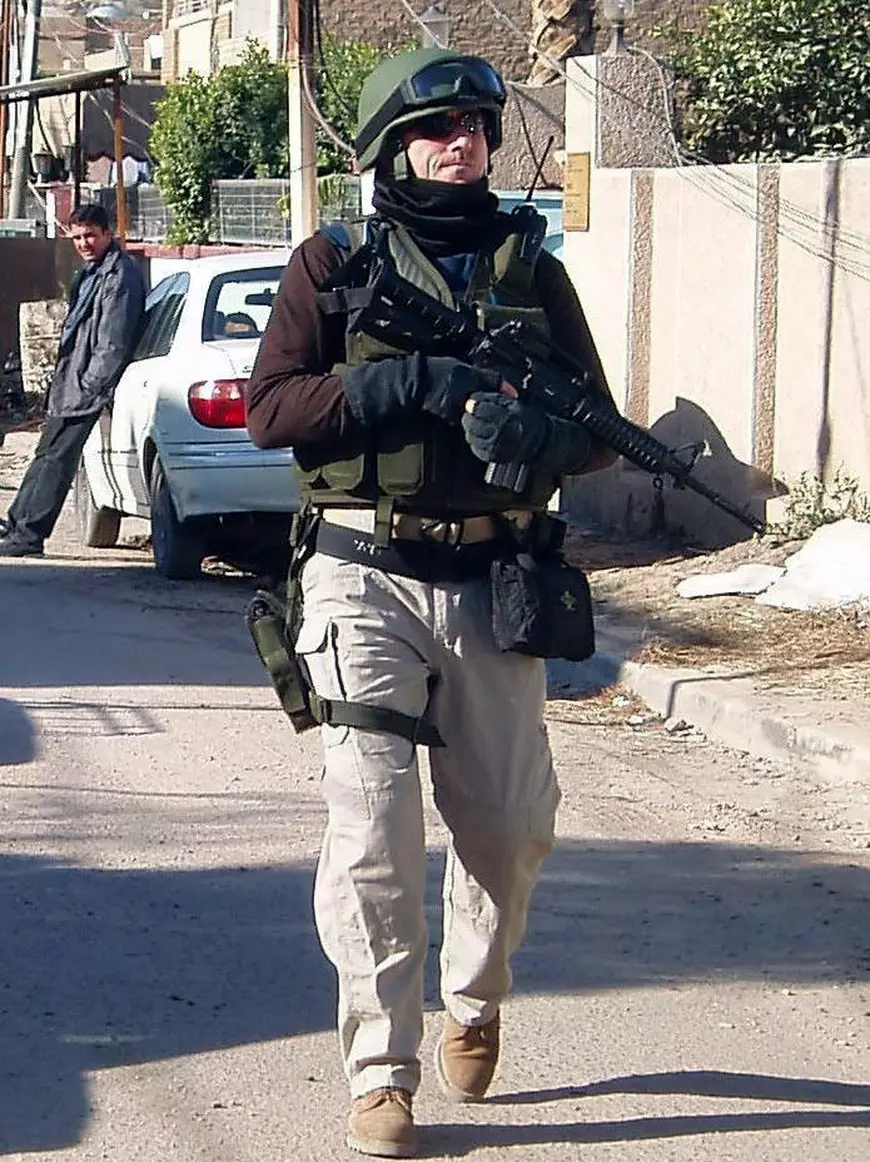 Viaţa diplomaţilor în zone de război a fost şi în mâinile lui. Victor Niţă, fost contractor militar privat: “La Kabul a fost o breşă de securitate, au ştiut unde să lovească”